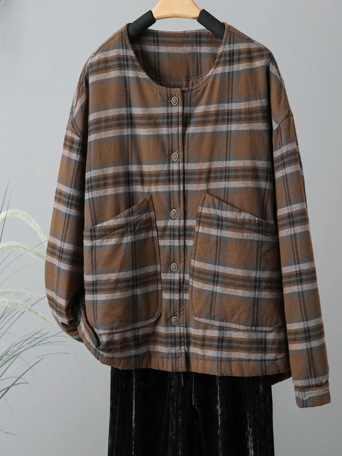 Retro Thickened Winter Cotton Jacket Women's Loose Checkered Coat with Big Pockets Warm Comfortable Small Cotton Padded Vest
Retro Thickened Winter Cotton Jacket Women's Loose Checkered Coat with Big Pockets Warm Comfortable Small Cotton Padded Vest