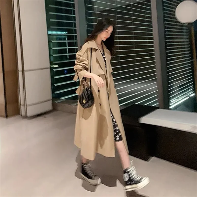 Khaki Windbreaker Jacket For women Spring Autumn 2025 New British style temperament long Coat With belt Women's Casual Overcoat
Khaki Windbreaker Jacket For women Spring Autumn 2025 New British style temperament long Coat With belt Women's Casual Overcoat