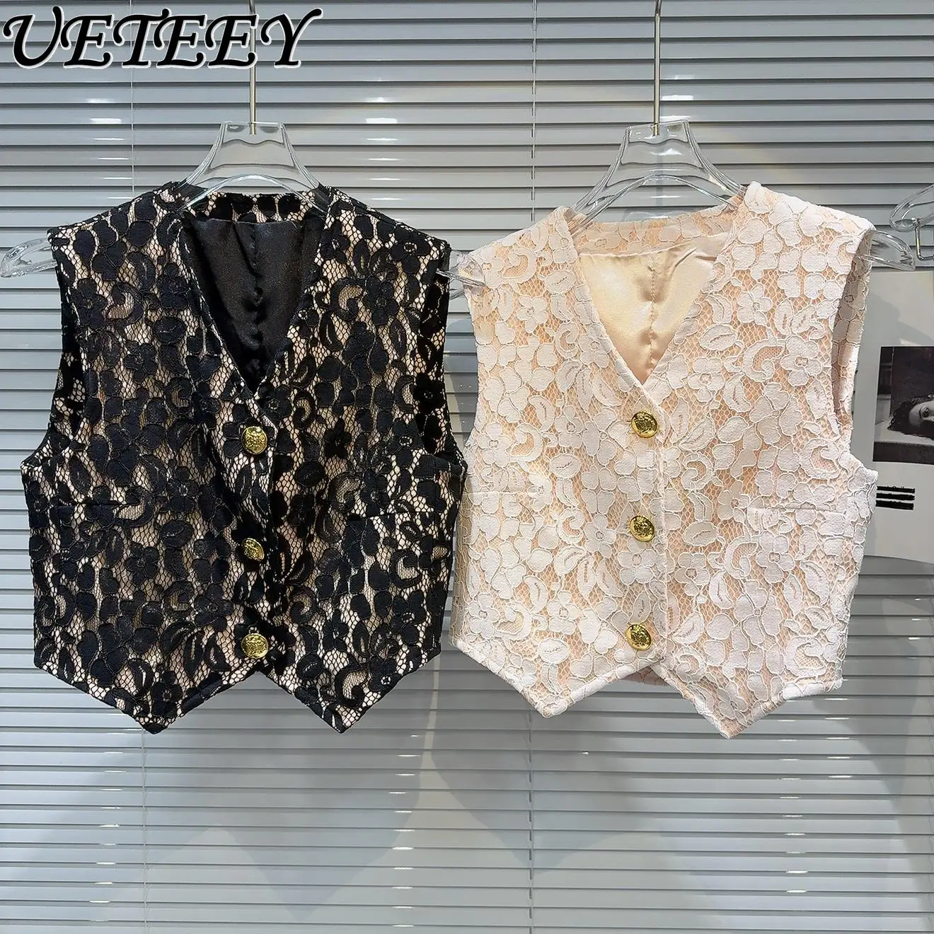 Spring and Autumn New Temperament Socialite Metal Buckle V-neck Sleeveless Vest Jacket Hollow Lace Hook Waistcoat for Women
Spring and Autumn New Temperament Socialite Metal Buckle V-neck Sleeveless Vest Jacket Hollow Lace Hook Waistcoat for Women