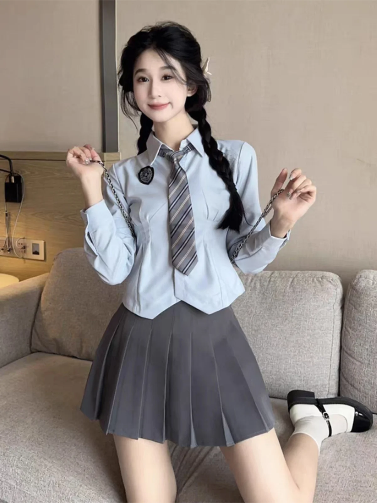 Синий женский комплект с длинным рукавом: плиссированная юбка с завышенной талией, универсальный стройнящий японский школьный костюм
Синий женский комплект с длинным рукавом: плиссированная юбка с завышенной талией, универсальный стройнящий японский школьный костюм