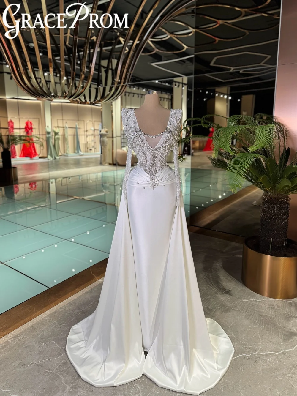Luxurious Crystal Wedding Dress With Overskirt Charming Pearls Vneck Bridal Gown Customized Elegant Satin Long Dresses For Bride
Luxurious Crystal Wedding Dress With Overskirt Charming Pearls Vneck Bridal Gown Customized Elegant Satin Long Dresses For Bride