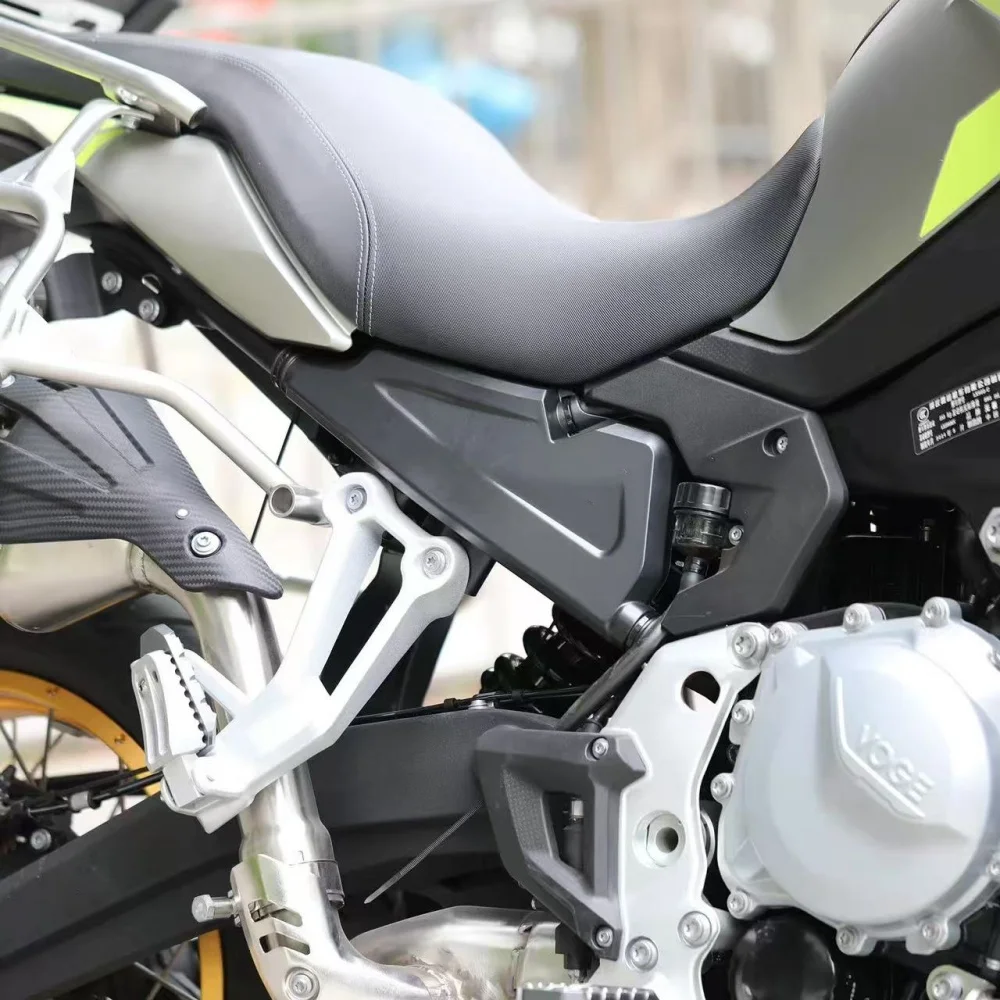 For VOGE DS900X Motorcycle Frame Side Cover, Modified Fairing Guard, Anti-scratch Protector Trim Panel Accessories
For VOGE DS900X Motorcycle Frame Side Cover, Modified Fairing Guard, Anti-scratch Protector Trim Panel Accessories