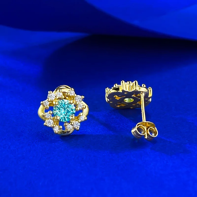 Женские серьги-гвоздики со сверкающими высокоуглеродистыми бриллиантами - позолоченные маленькие серьги-гвоздики - свадебный подарок на День святого Валентина
Женские серьги-гвоздики со сверкающими высокоуглеродистыми бриллиантами - позолоченные маленькие серьги-гвоздики - свадебный подарок на День святого Валентина