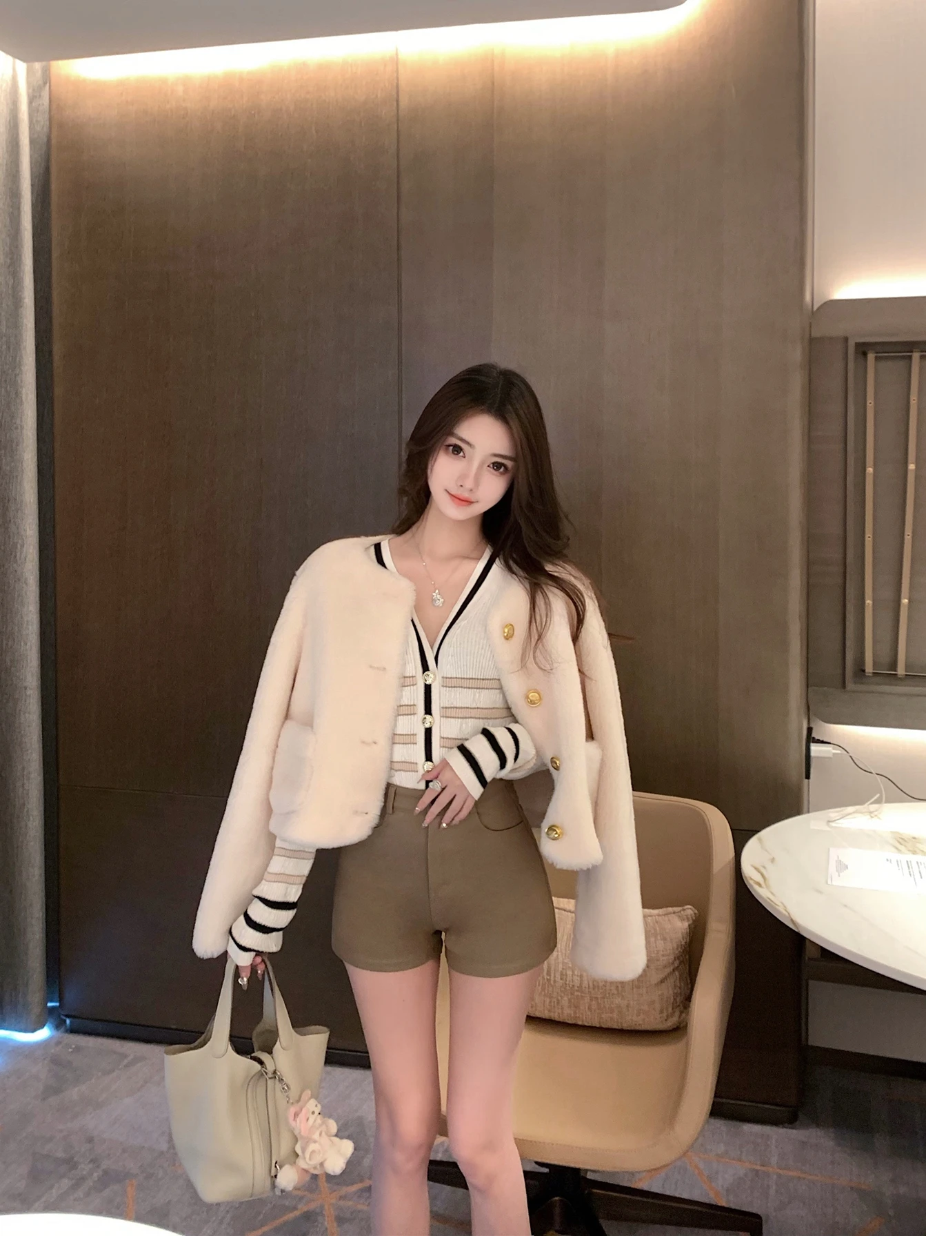 Зимняя шерсть или 00, куртка из натурального меха ягненка, частицы eep, ножницы, теплые кожаные шубы, женская мода
Зимняя шерсть или 00, куртка из натурального меха ягненка, частицы eep, ножницы, теплые кожаные шубы, женская мода