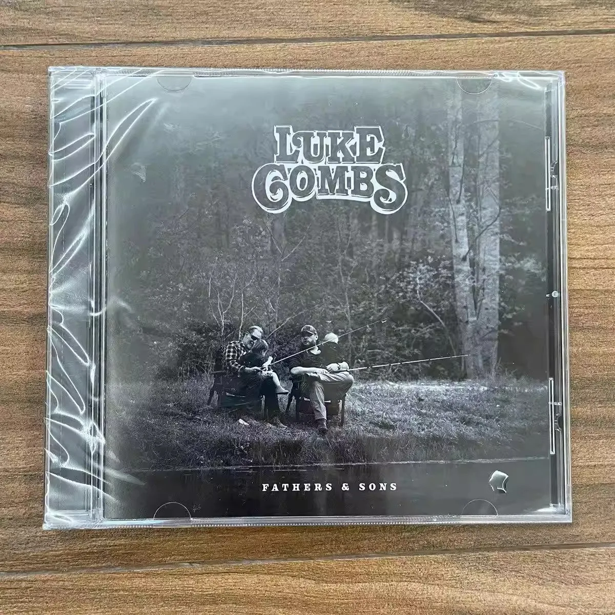 Luke Combs Fathers & Sons – Traditional Country & Contemporary Country Studio Album with Serene Outdoor Visuals for Devoted Fans
Luke Combs Fathers & Sons – Traditional Country & Contemporary Country Studio Album with Serene Outdoor Visuals for Devoted Fans