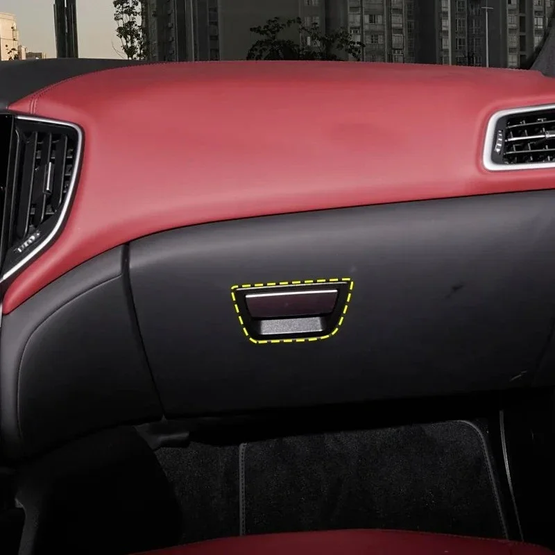 For Maserati Ghibli Real Dry Carbon Fiber Interior Center Glove Box Switch Cover Trim Panel Decorative Modification Accessories
For Maserati Ghibli Real Dry Carbon Fiber Interior Center Glove Box Switch Cover Trim Panel Decorative Modification Accessories