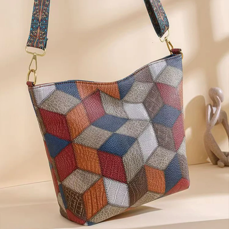 Neutral style backpack for men and women, suitable for travel and photography. The tote bag has a detachable shoulder strap.
Neutral style backpack for men and women, suitable for travel and photography. The tote bag has a detachable shoulder strap.