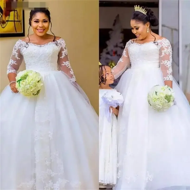 Customized Plus Size Wedding Dresses With 3/4 Long Sleeves Tulle Lace Applique Scoop Neck Floor Length Ballgown Wedding Bridal G
Customized Plus Size Wedding Dresses With 3/4 Long Sleeves Tulle Lace Applique Scoop Neck Floor Length Ballgown Wedding Bridal G