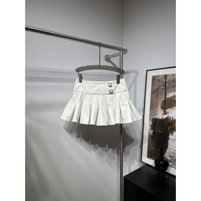Women's High Quality Elegant White Pleat Mini Dresses 2025 Sexy Spring New Fashion Style
Women's High Quality Elegant White Pleat Mini Dresses 2025 Sexy Spring New Fashion Style