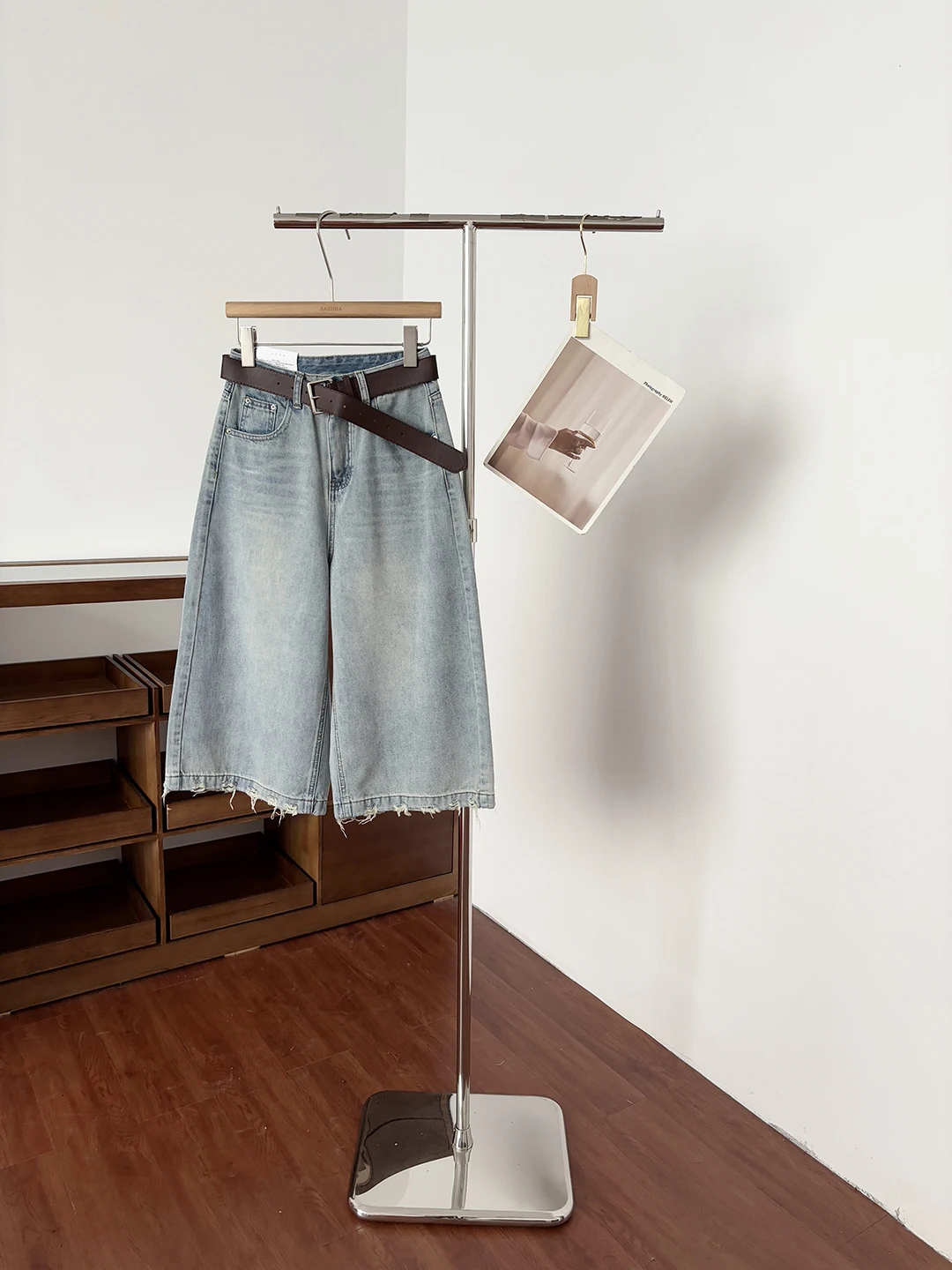High Waist Wide Leg Jeans Women's Spring 2026 New Chic Loose Slimming Versatile Straight Seven-Foot Pants Polyester Fiber
High Waist Wide Leg Jeans Women's Spring 2026 New Chic Loose Slimming Versatile Straight Seven-Foot Pants Polyester Fiber