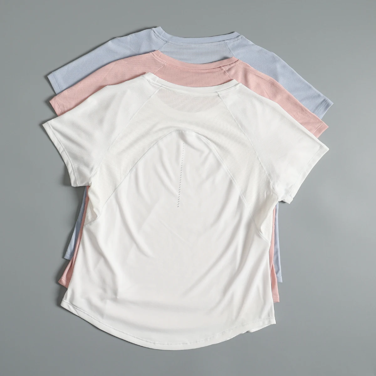 Breathable sports T-shirt short-sleeved women's 2025 summer new yoga fitness training top professional running speed drying suit
Breathable sports T-shirt short-sleeved women's 2025 summer new yoga fitness training top professional running speed drying suit