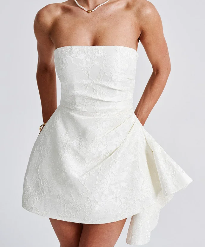 Fashion Party Evening Dress Social Celebrity Style Strapless Dress 2025 Summer New Women's Wear
Fashion Party Evening Dress Social Celebrity Style Strapless Dress 2025 Summer New Women's Wear