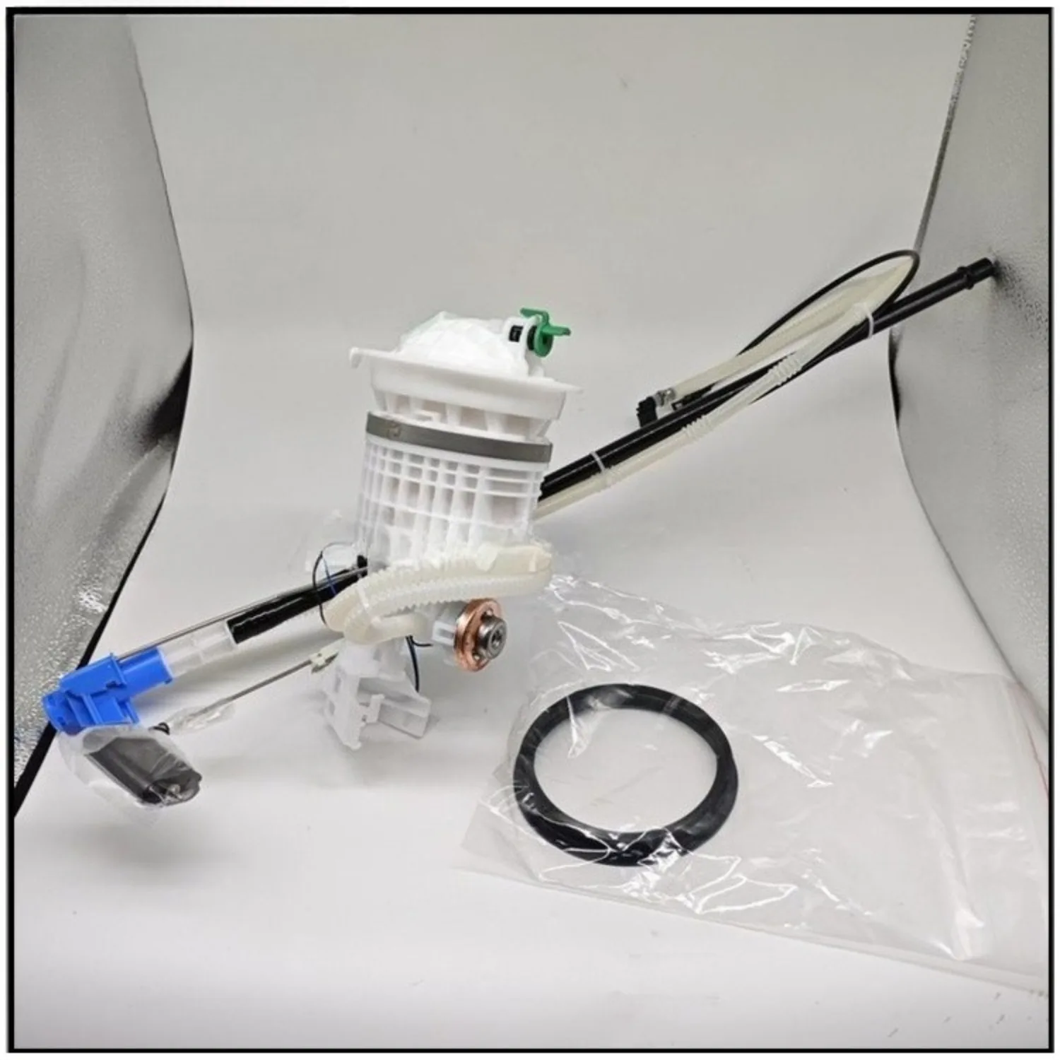 16112755084 Fuel Pump Assembly For MINI (R55), (R56), (R57), (R58), (R59) 1.5L and 1.6L, 2007–2015
16112755084 Fuel Pump Assembly For MINI (R55), (R56), (R57), (R58), (R59) 1.5L and 1.6L, 2007–2015