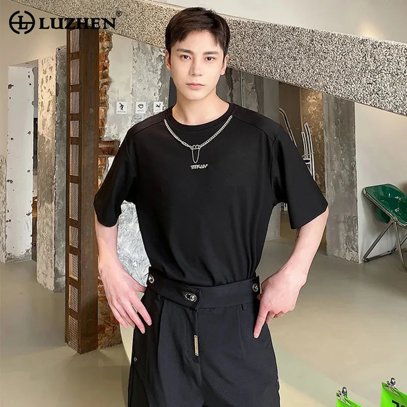LUZHEN T-shirts Original Short Metal Chain Sleeve Decorate Loose 2025 Summer New Solid Color Korean Handsome Casual Tops JY2737
LUZHEN T-shirts Original Short Metal Chain Sleeve Decorate Loose 2025 Summer New Solid Color Korean Handsome Casual Tops JY2737