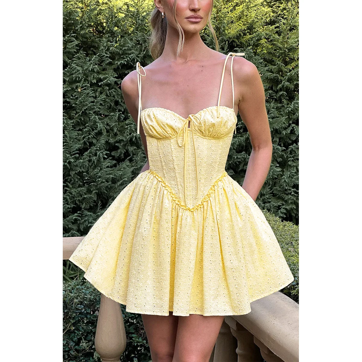 Fishbone suspender sexy high-end princess dress fashionable simple versatile temperament elegant vacation style high-end dress
Fishbone suspender sexy high-end princess dress fashionable simple versatile temperament elegant vacation style high-end dress