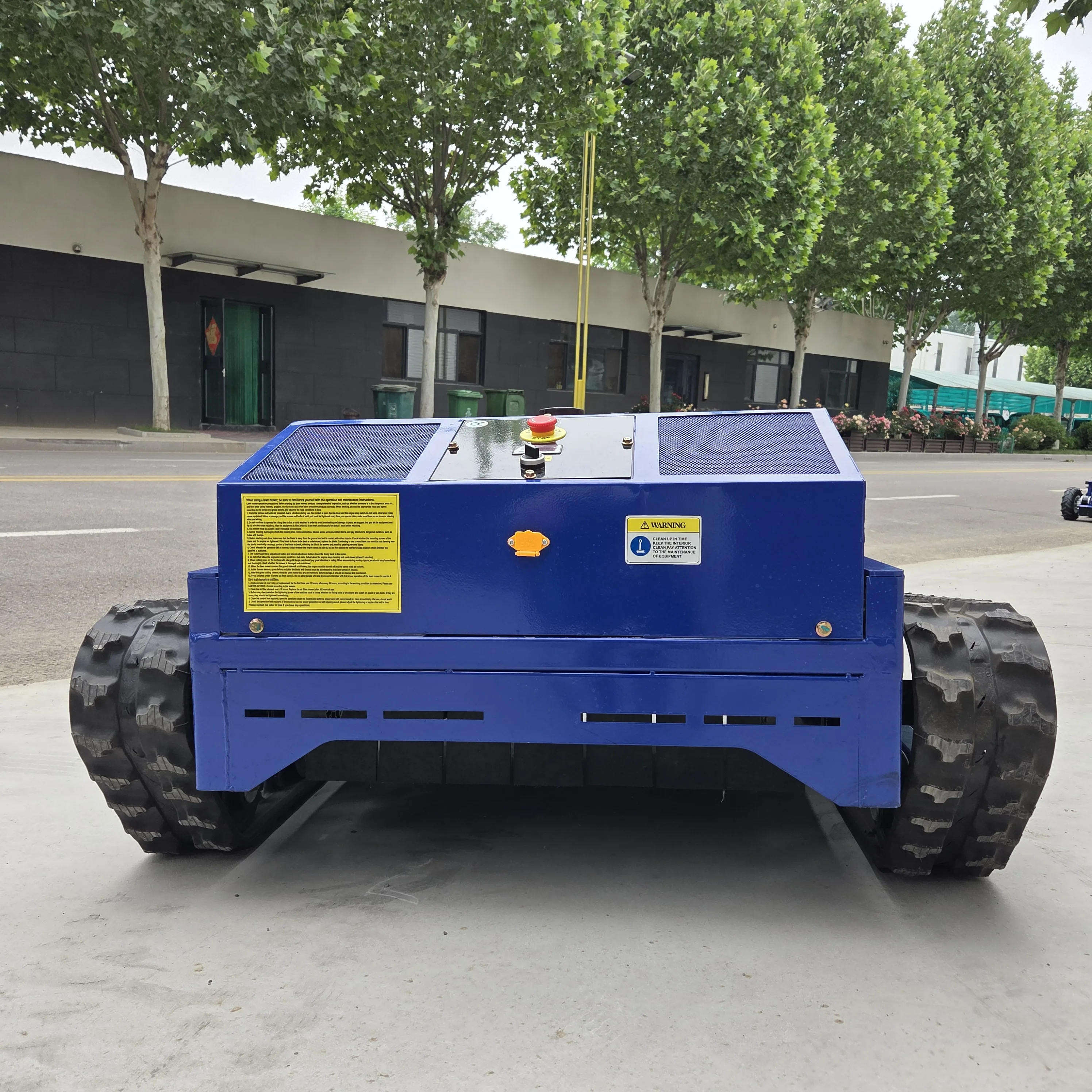 Self-Propelled Robotic Lawn Mower with Professional Drive DIY Cordless Rotary Grass Cutter Remote-controlled Crawler Lawn Mower
Self-Propelled Robotic Lawn Mower with Professional Drive DIY Cordless Rotary Grass Cutter Remote-controlled Crawler Lawn Mower