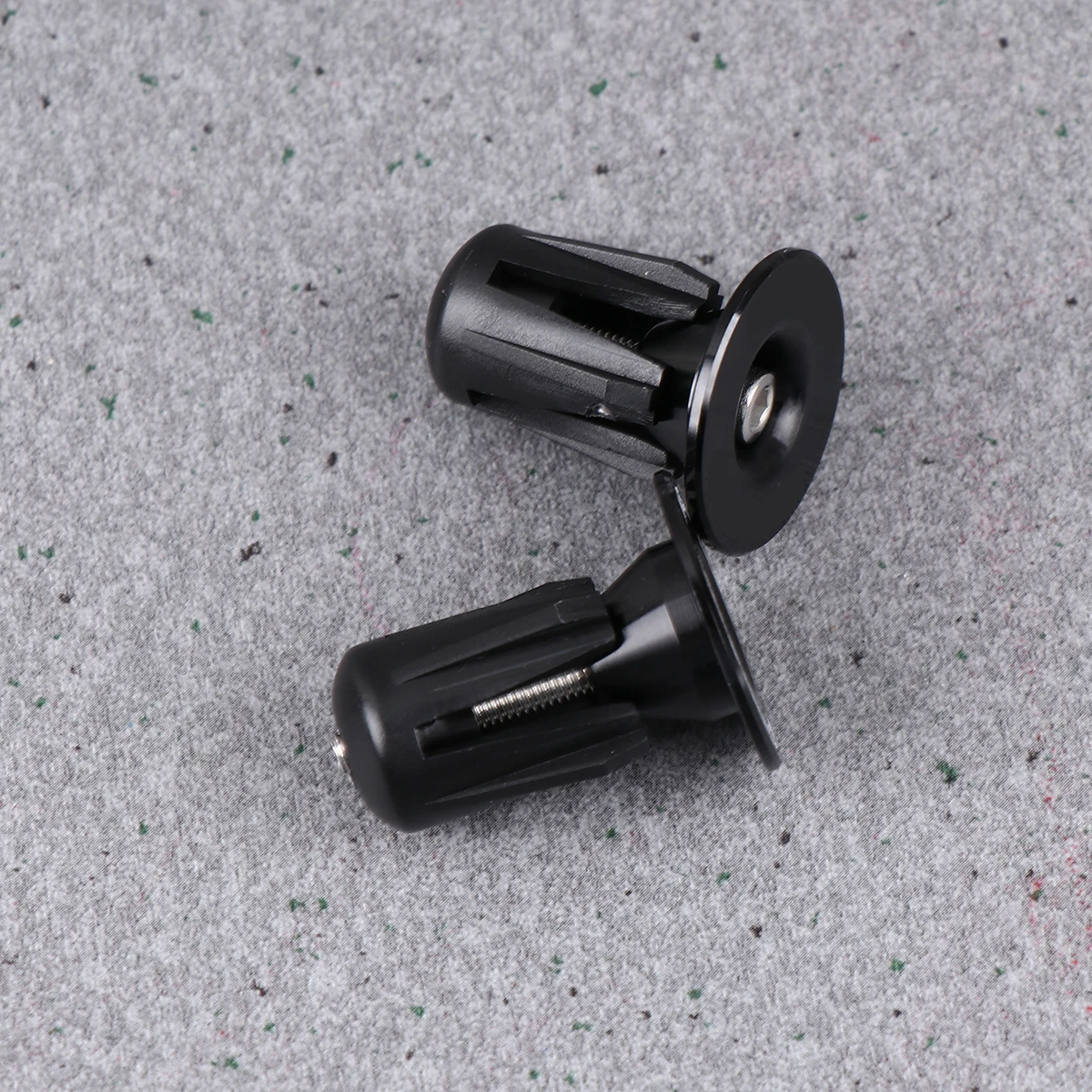 1 Pair Aluminum Alloy Bike Handlebar Plug For 22-24Mm Grip Handlebars M4X34Mm Black Compatible With Mountain Road Folding Adult
1 Pair Aluminum Alloy Bike Handlebar Plug For 22-24Mm Grip Handlebars M4X34Mm Black Compatible With Mountain Road Folding Adult