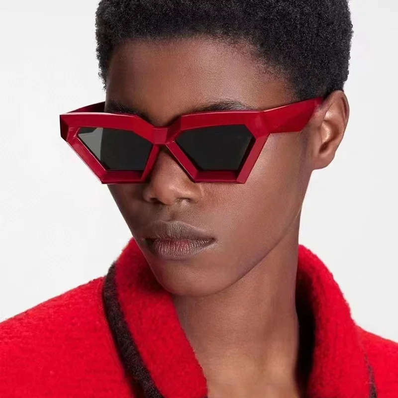 Sunglasses Hippie Fashion Red Streetwear Steampunk Vintage Retro Triangle 2023 New y2k Accessories Designer Luxury Trendy Glasse
Sunglasses Hippie Fashion Red Streetwear Steampunk Vintage Retro Triangle 2023 New y2k Accessories Designer Luxury Trendy Glasse