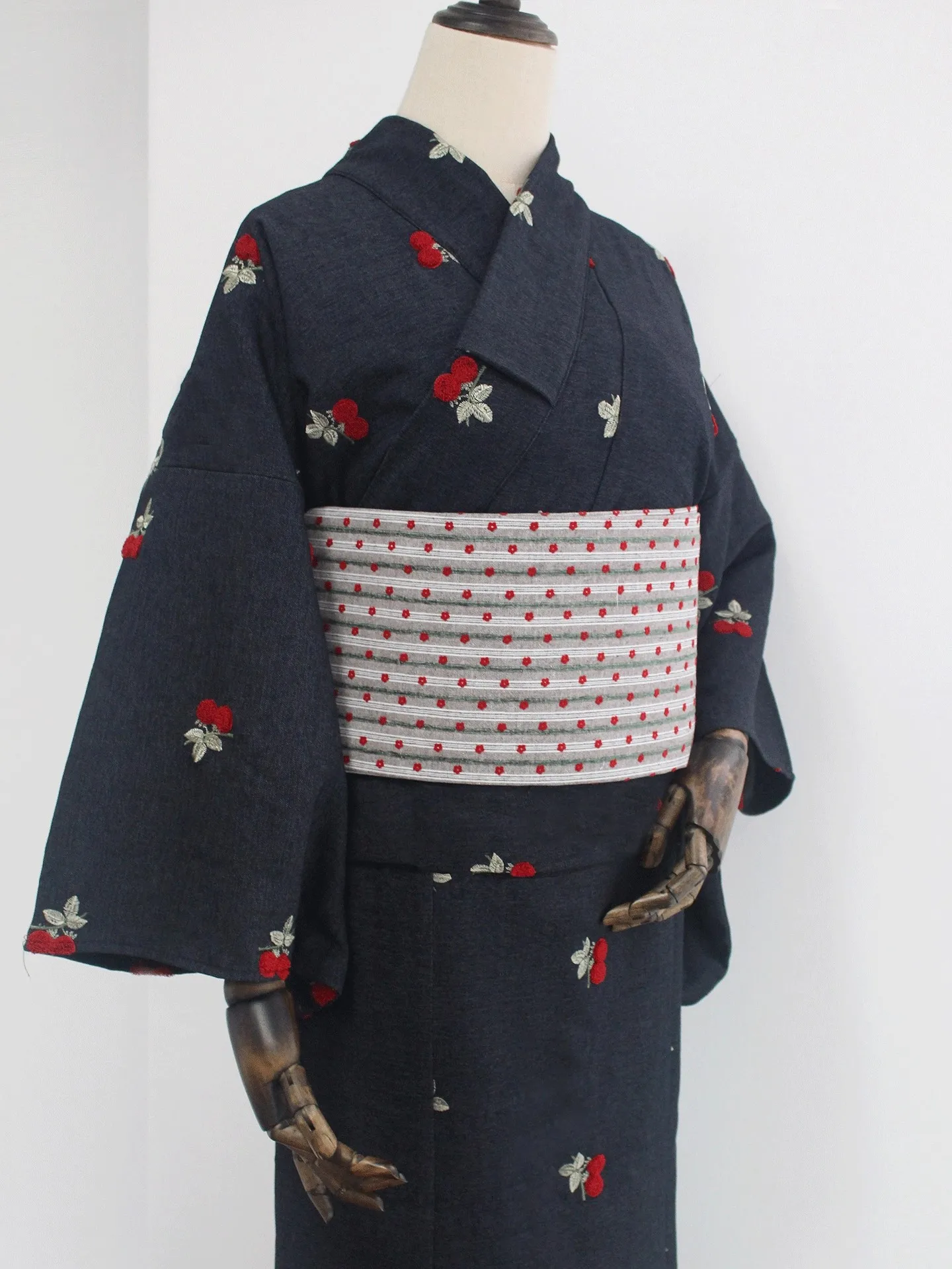 Women's Japanese-Style Two-Piece Kimono Embroidered Cherry Denim Yukata Travel Photography Dress Cosplay Costume
Women's Japanese-Style Two-Piece Kimono Embroidered Cherry Denim Yukata Travel Photography Dress Cosplay Costume