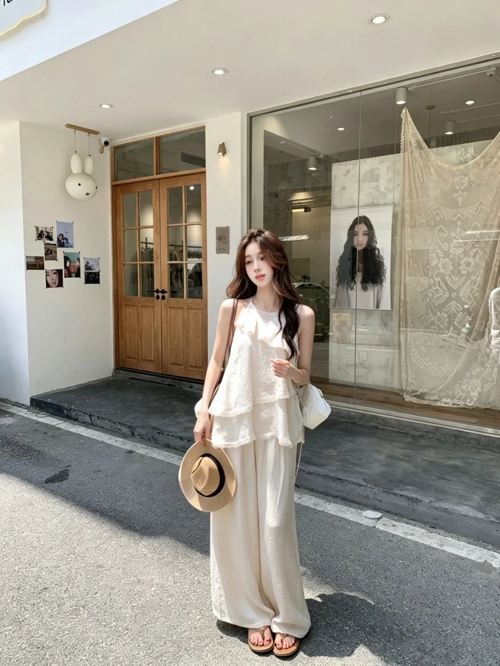 Summer Lace Trim Sleeveless Vest High Waist Wide Leg Pants Two Piece Set for Women Gentle Wind Color Beige Fashion Ensemble
Summer Lace Trim Sleeveless Vest High Waist Wide Leg Pants Two Piece Set for Women Gentle Wind Color Beige Fashion Ensemble
