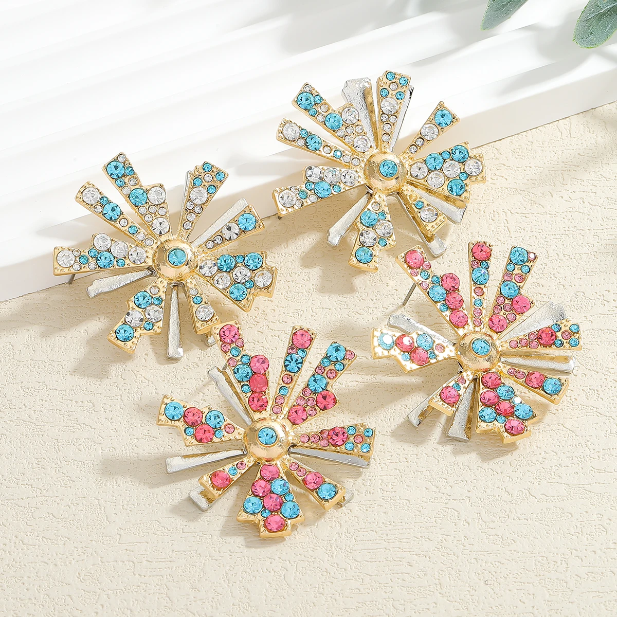 girlgo Bling Rhinestone Fireworks Stud Earrings For Women Colorful Crystal Alloy Wedding Bride Charm Jewelry Banquet Accessorie
girlgo Bling Rhinestone Fireworks Stud Earrings For Women Colorful Crystal Alloy Wedding Bride Charm Jewelry Banquet Accessorie