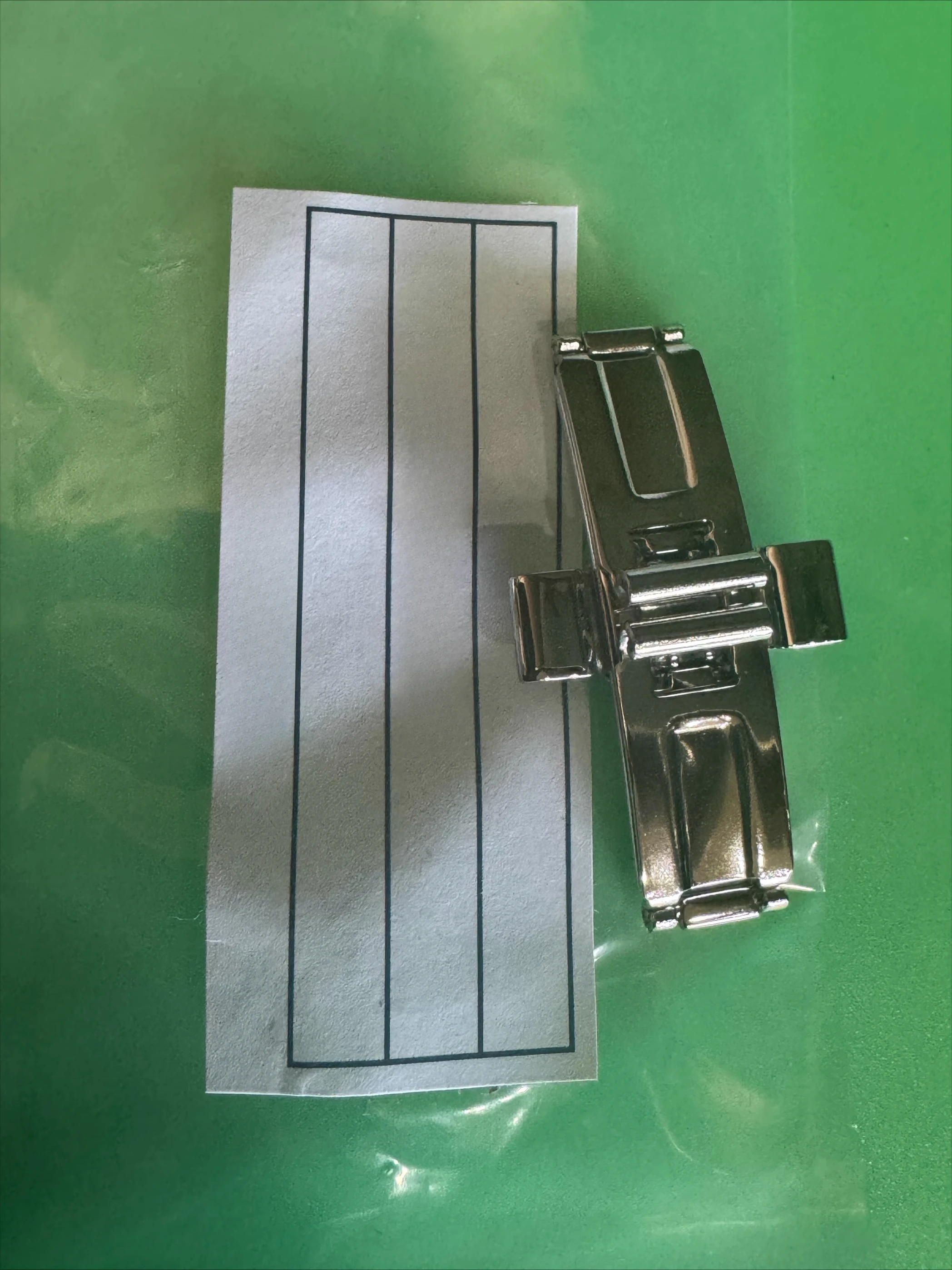 Watch accessories steel strap butterfly buckle 9 * 21 connecting buckle 4r35 movement
Watch accessories steel strap butterfly buckle 9 * 21 connecting buckle 4r35 movement