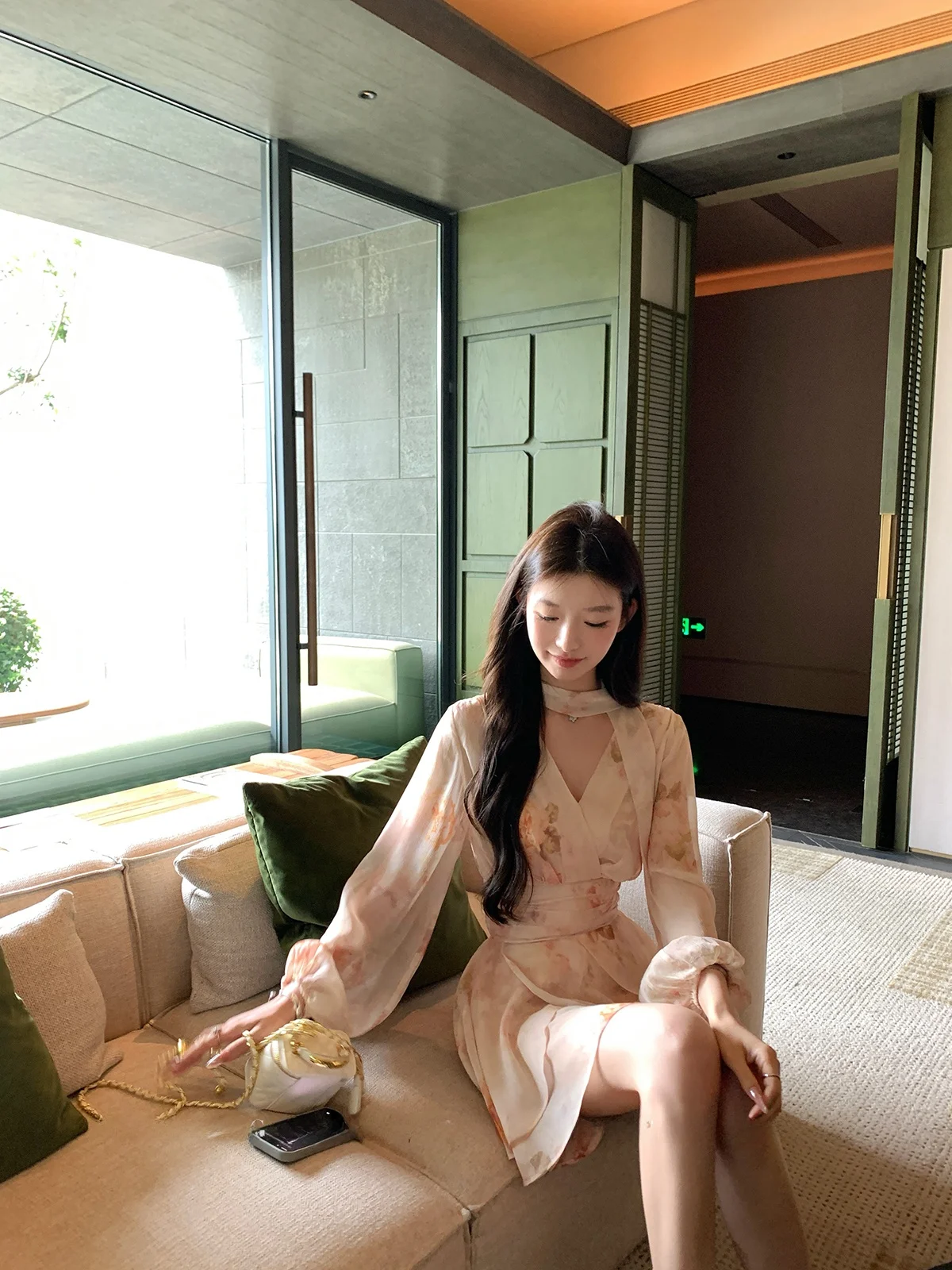 Летнее вечернее платье Yoyozhang с цветочным принтом, длинным рукавом, V-образным вырезом и эффектом утяжки на талии для женщин
Летнее вечернее платье Yoyozhang с цветочным принтом, длинным рукавом, V-образным вырезом и эффектом утяжки на талии для женщин