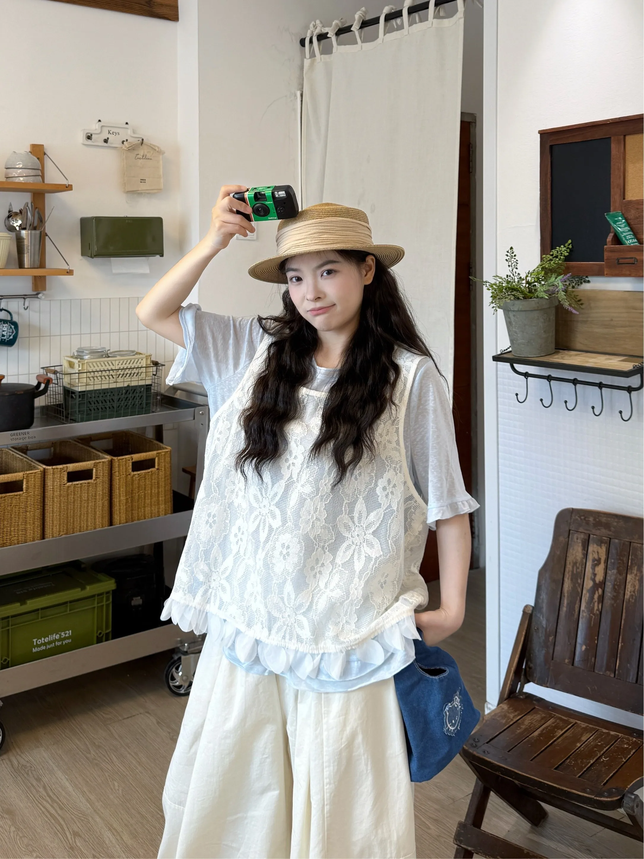 Fashionable Lace Sleeveless Vest Women's Summer Casual Loose Layering Jacket round Neck Plant Floral Patterned 2026 New Design
Fashionable Lace Sleeveless Vest Women's Summer Casual Loose Layering Jacket round Neck Plant Floral Patterned 2026 New Design
