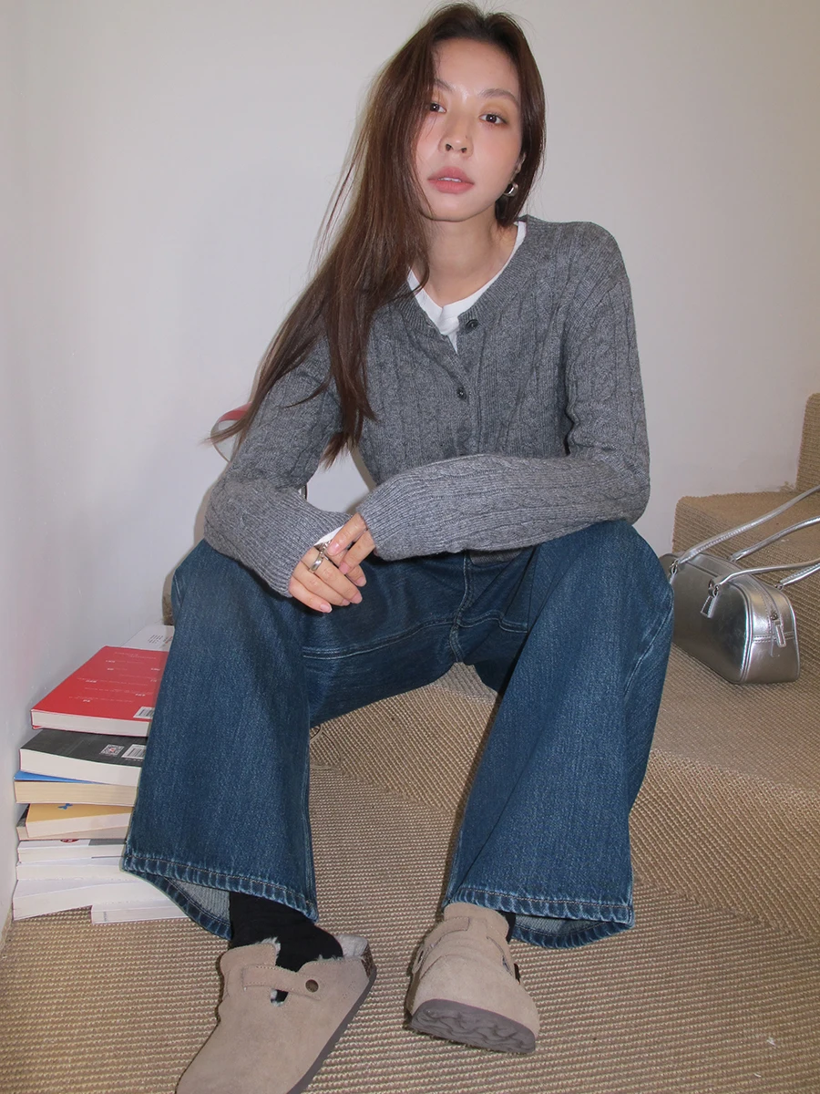 Sixi Home Vintage Twist Knit round Ne Sweater Cardigan Women's Inner Wear Layering Faionable Outerwear Moisture ng
Sixi Home Vintage Twist Knit round Ne Sweater Cardigan Women's Inner Wear Layering Faionable Outerwear Moisture ng