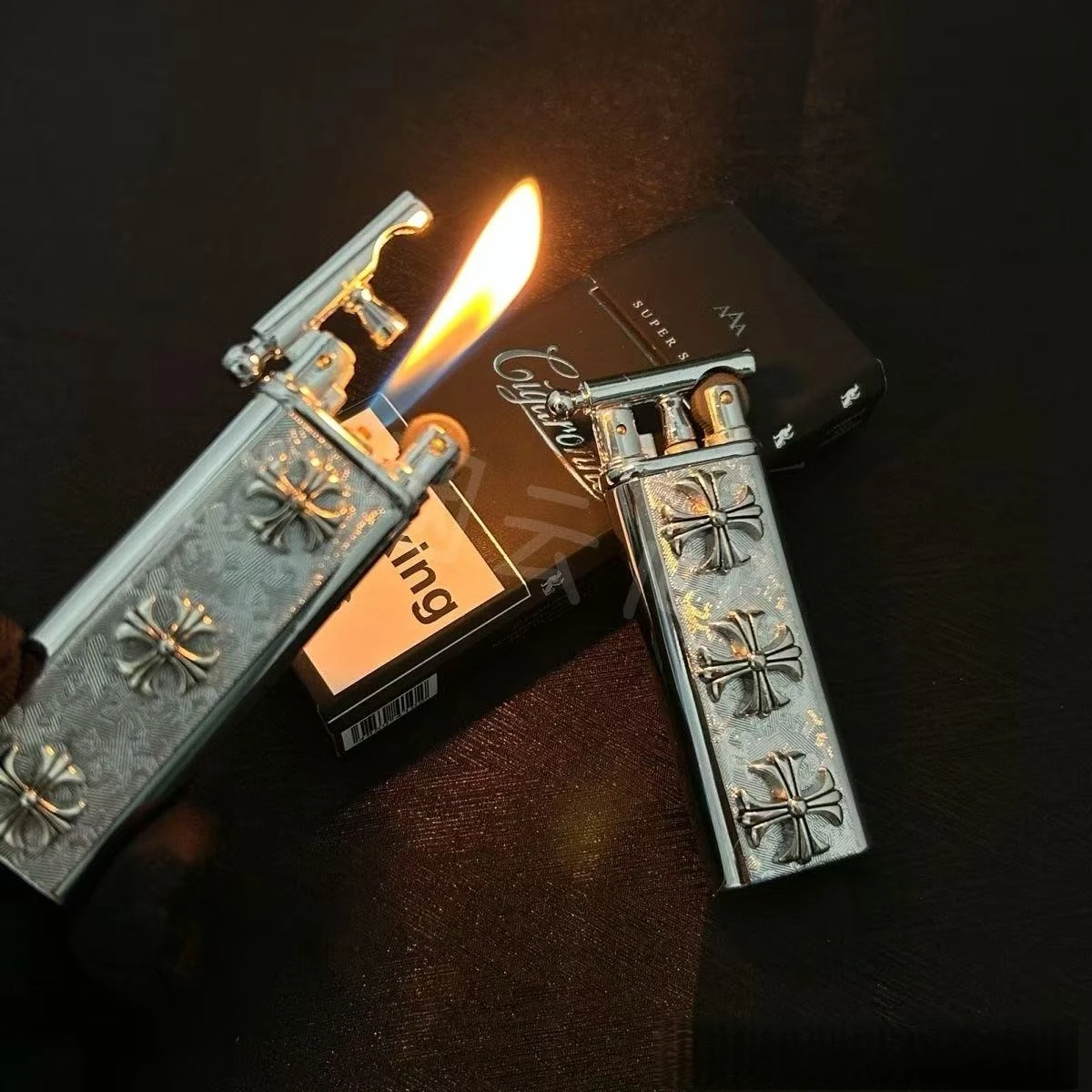 New High-end Handmade Retro Grinding Wheel Lighter Outdoor Metal Open Flame Portable Lighter Fashionable Smoking Gift
New High-end Handmade Retro Grinding Wheel Lighter Outdoor Metal Open Flame Portable Lighter Fashionable Smoking Gift