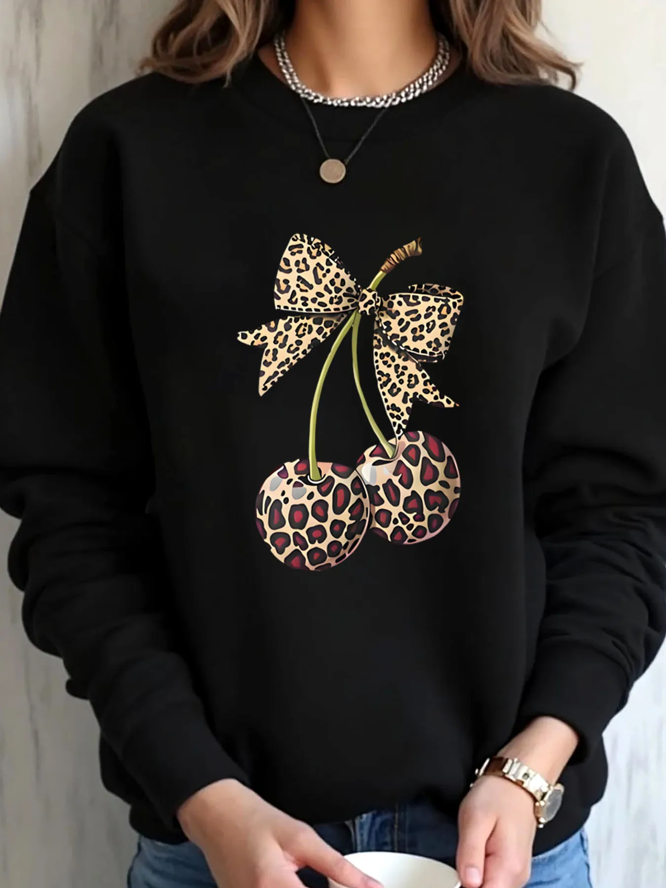 Женская толстовка большого размера с праздничным леопардовым принтом вишни, повседневная одежда на открытом воздухе
Женская толстовка большого размера с праздничным леопардовым принтом вишни, повседневная одежда на открытом воздухе