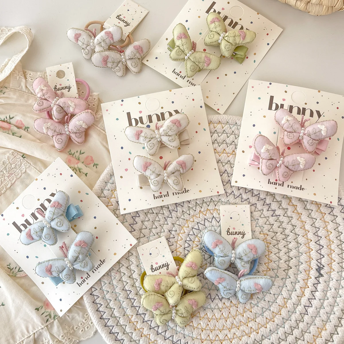 Pink Children Hair Clips Handmade Embroidery Sweet High Elastic Butterfly Hairbands for Front Bangs Side Clip Ponytails Clips
Pink Children Hair Clips Handmade Embroidery Sweet High Elastic Butterfly Hairbands for Front Bangs Side Clip Ponytails Clips