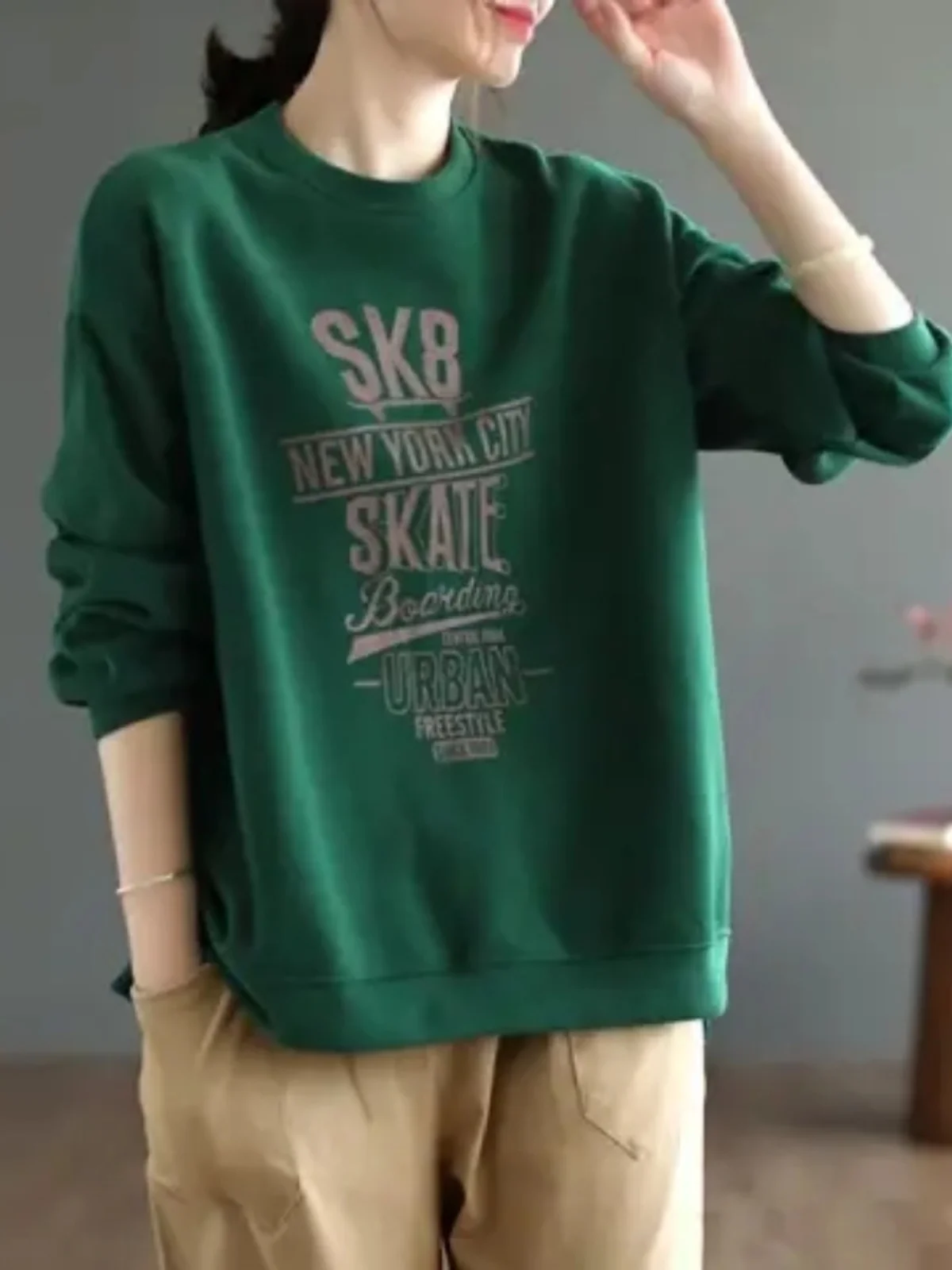 Женская толстовка больших размеров, весенне-осенняя, новая, модная, свободного кроя, скрывающая живот, стройнящая, с длинным рукавом, в корейском стиле
Женская толстовка больших размеров, весенне-осенняя, новая, модная, свободного кроя, скрывающая живот, стройнящая, с длинным рукавом, в корейском стиле