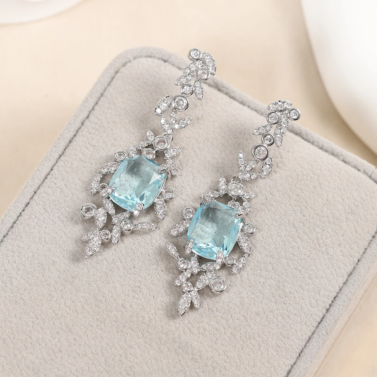 S925 Sterling Silver Vintage Floral Aquamarine Earrings, Cushion Cut Sky Blue CZ Dangle Earrings, Luxury Wedding Jewelry
S925 Sterling Silver Vintage Floral Aquamarine Earrings, Cushion Cut Sky Blue CZ Dangle Earrings, Luxury Wedding Jewelry