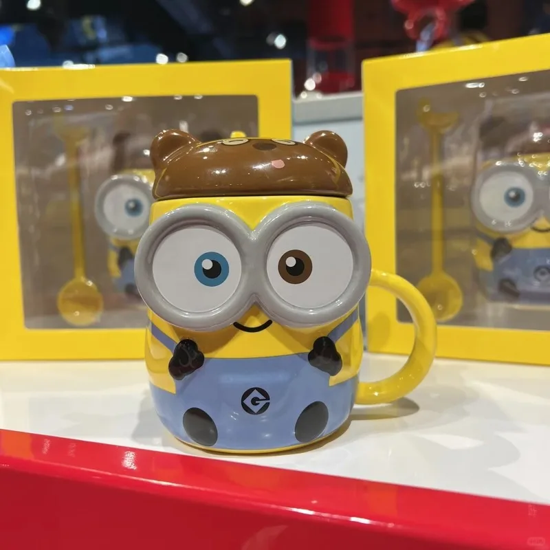In Stock New Genuine Universal Studios Minions Bob 350ml Mug Ceramic Mug Coffee Mug With Lid Coffee Mug Cute Bob Cup Gifts
In Stock New Genuine Universal Studios Minions Bob 350ml Mug Ceramic Mug Coffee Mug With Lid Coffee Mug Cute Bob Cup Gifts