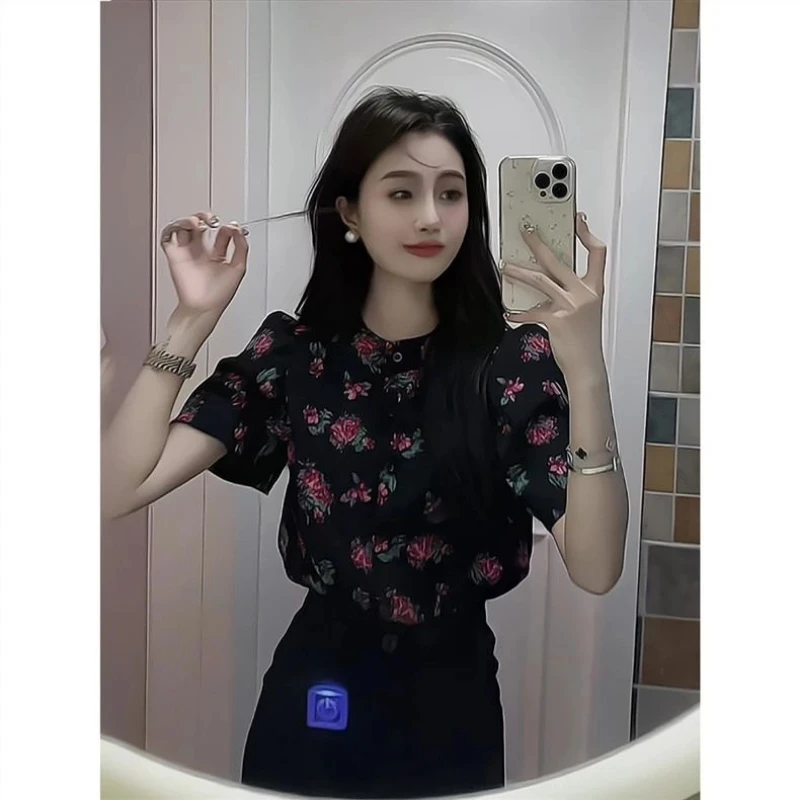 Vintage Print All-match Shirt Tops O-neck Short Sleeve Loose Floral Elegant Blouse Summer New Fashion Temperament Women Clothing
Vintage Print All-match Shirt Tops O-neck Short Sleeve Loose Floral Elegant Blouse Summer New Fashion Temperament Women Clothing
