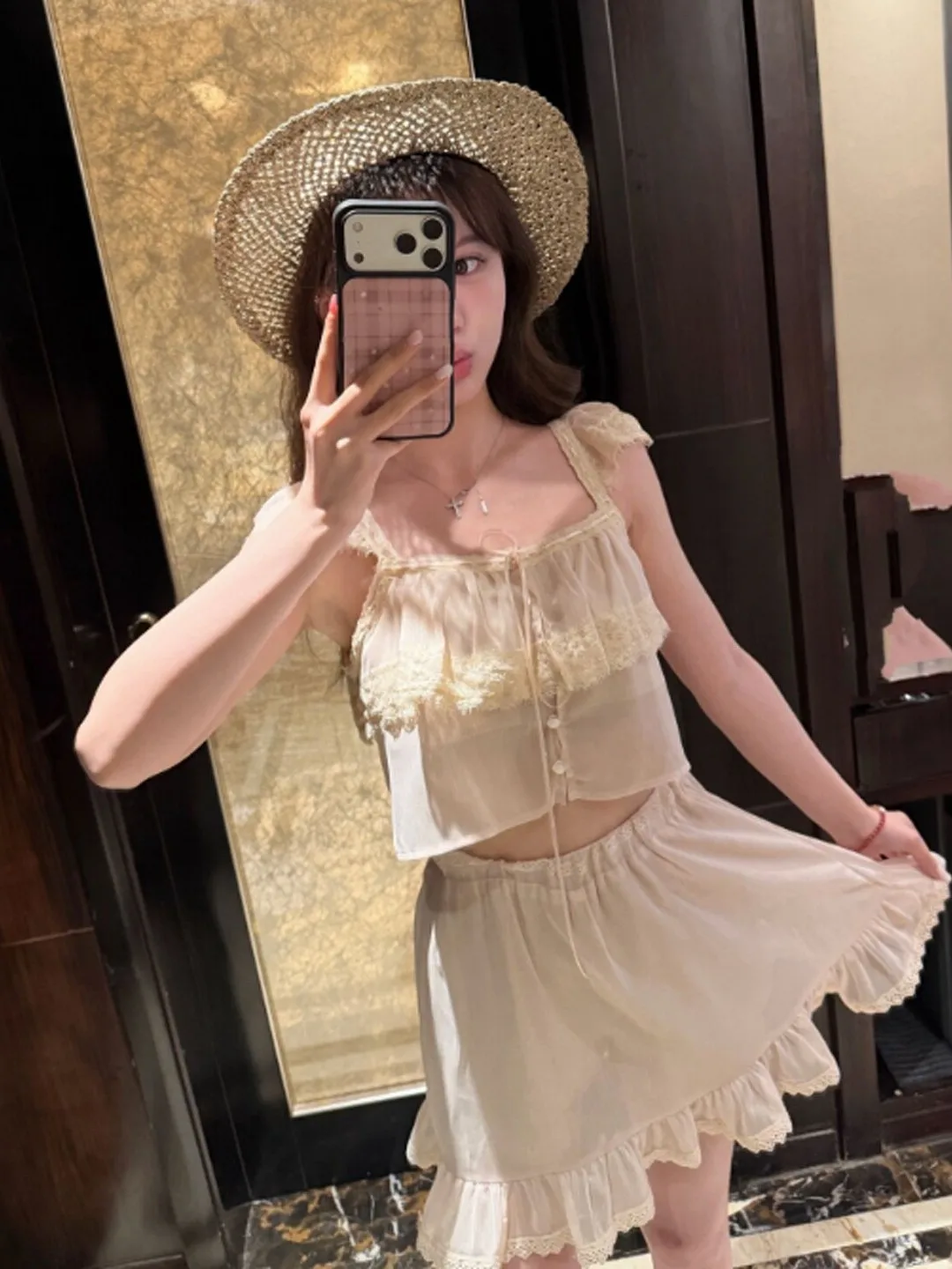 Sweet And Gentle Style Holiday Fashion Set with Strap Top And Skirt Comfortable Short Sleeve Two-Piece Women's Outfit
Sweet And Gentle Style Holiday Fashion Set with Strap Top And Skirt Comfortable Short Sleeve Two-Piece Women's Outfit