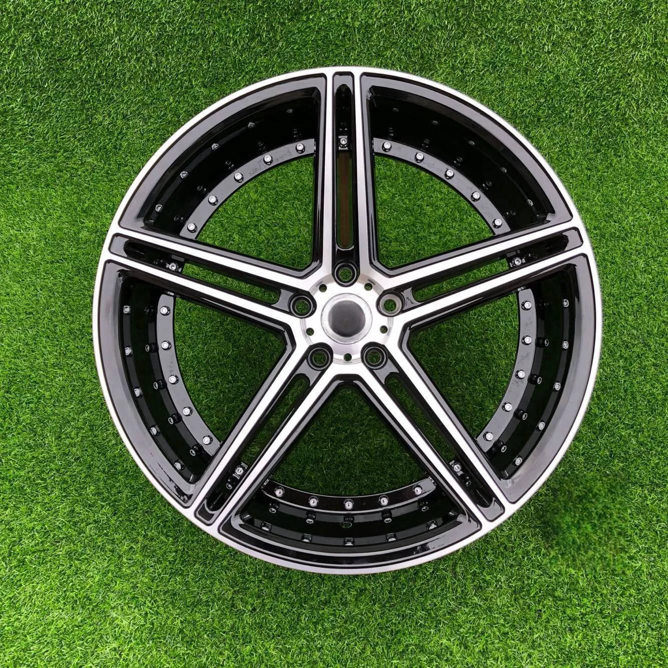 20 дюймов 20x9,0 5x112 автомобильные диски из сплава для Audi Mercedes-Benz Volkswagen
20 дюймов 20x9,0 5x112 автомобильные диски из сплава для Audi Mercedes-Benz Volkswagen