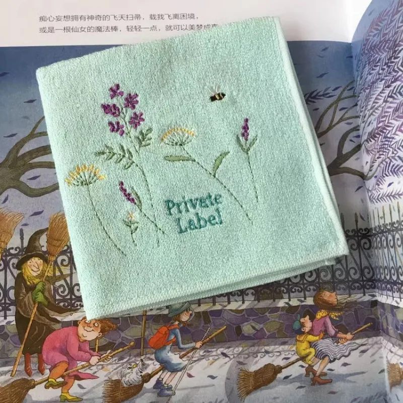 2PCS Silk handkerchief beauty wash towel embroidered wild flower bee ladies handkerchief
2PCS Silk handkerchief beauty wash towel embroidered wild flower bee ladies handkerchief