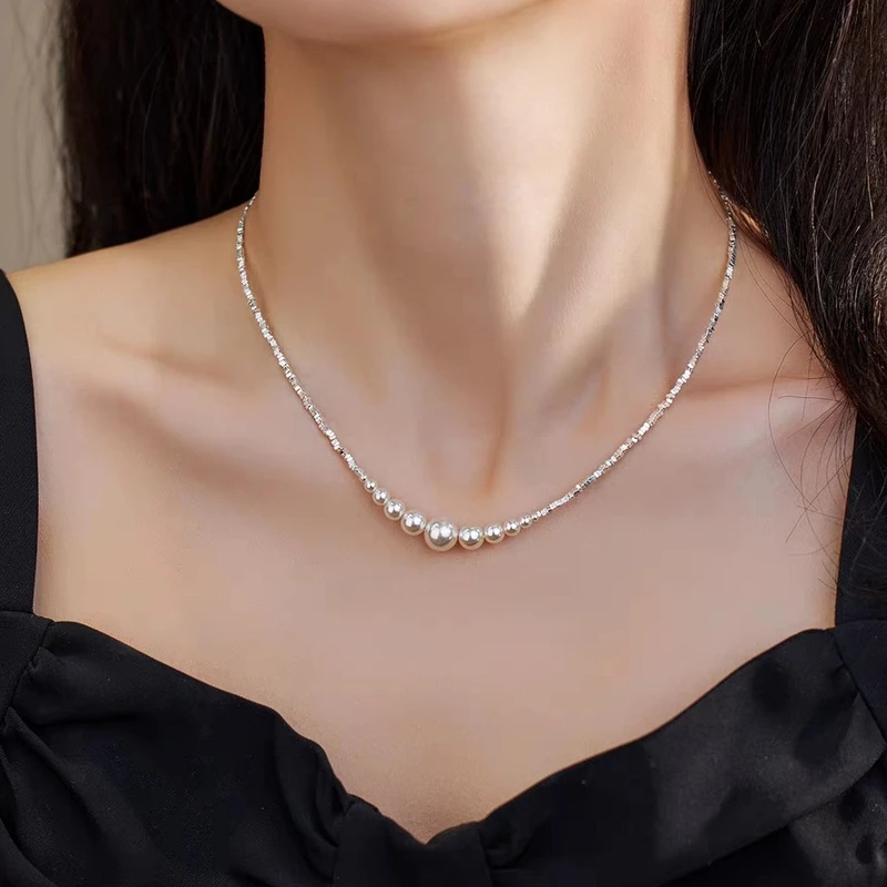 Broken silver gradient smile, Shi family pearl necklace, female niche design, light luxury, high-end feeling, collarbone chain,
Broken silver gradient smile, Shi family pearl necklace, female niche design, light luxury, high-end feeling, collarbone chain,