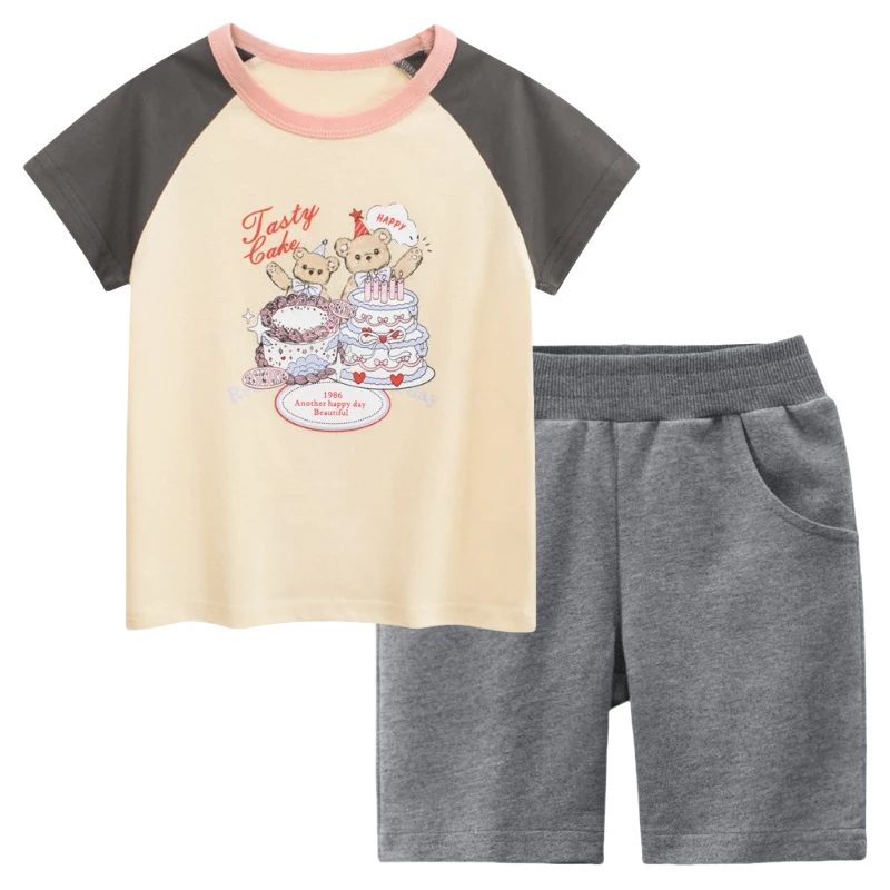 Sports Suit for Girls 2025 Summer New Children Lovely Short Sleeve Cake Print T-Shirt + Solid Shorts Kids Sets 2PCS 2-9Y
Sports Suit for Girls 2025 Summer New Children Lovely Short Sleeve Cake Print T-Shirt + Solid Shorts Kids Sets 2PCS 2-9Y