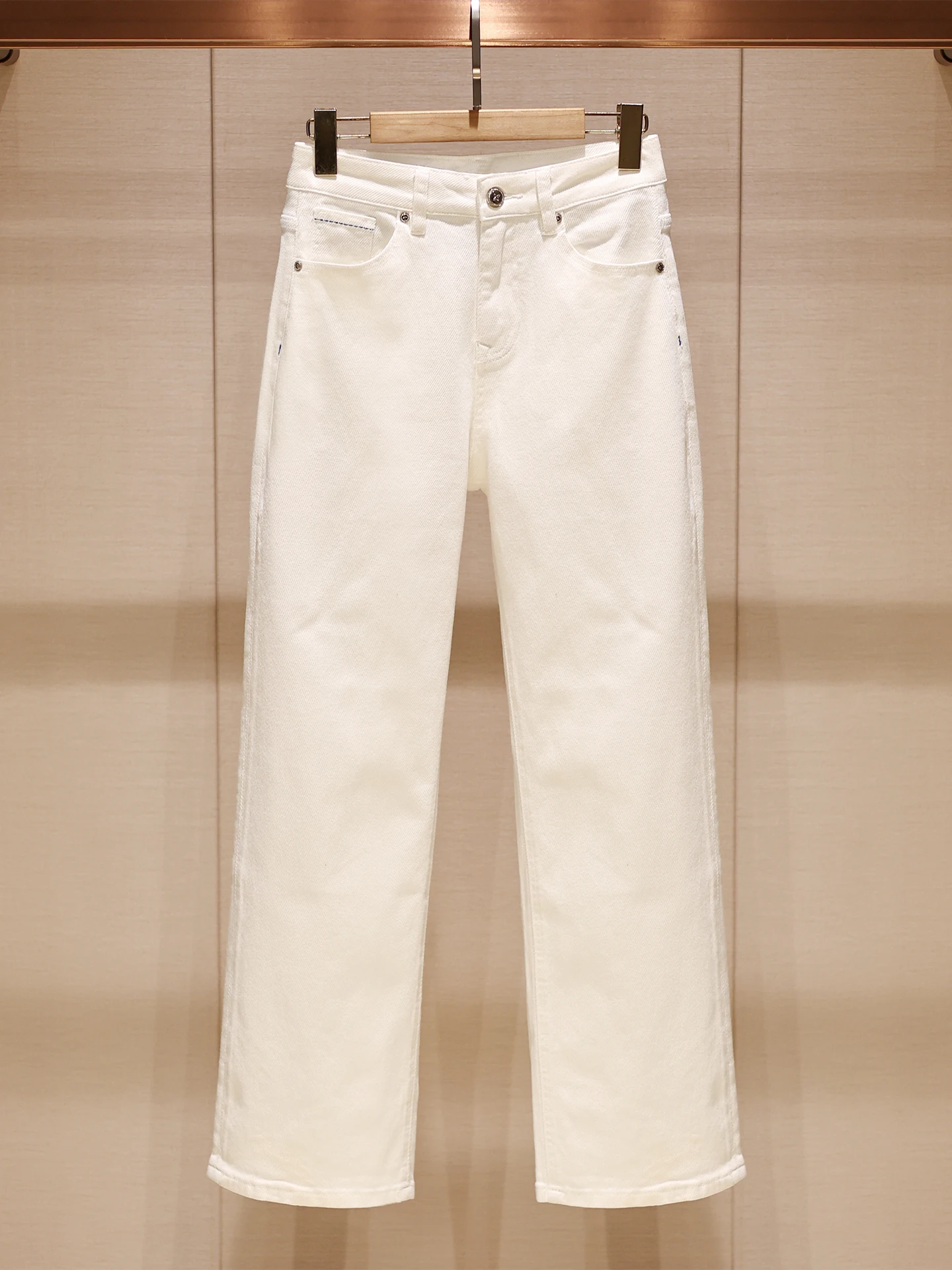 High Waist Straight Leg Jeans Women's Casual Waed White Denim Pants Autumn Slimming Versatile Wide Leg Trousers
High Waist Straight Leg Jeans Women's Casual Waed White Denim Pants Autumn Slimming Versatile Wide Leg Trousers