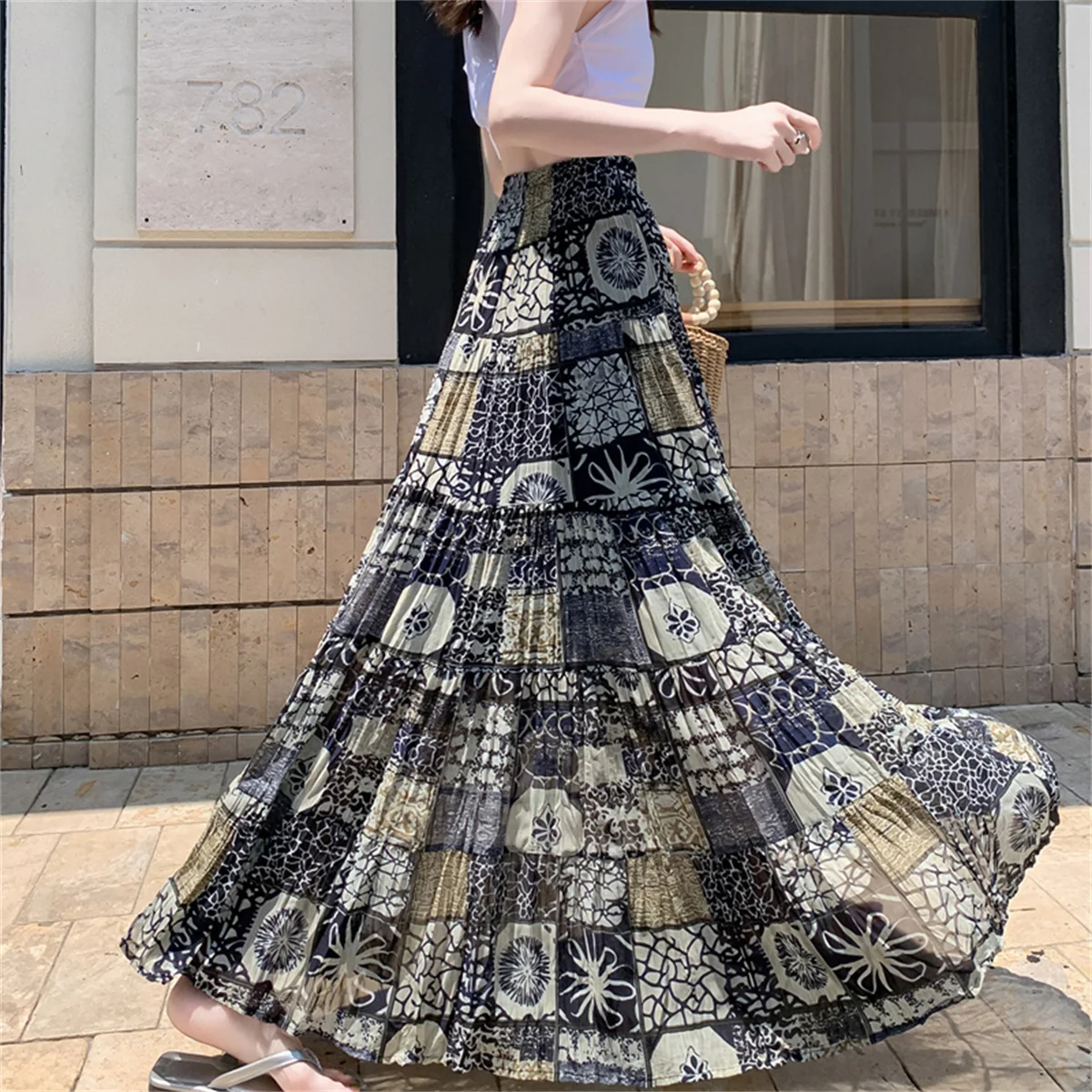Ethnic Vacation Style Chiffon Skirt For Women Vintage Elastic Waist Multi-Layered Pleated Patchwork Print Long Skirt
Ethnic Vacation Style Chiffon Skirt For Women Vintage Elastic Waist Multi-Layered Pleated Patchwork Print Long Skirt