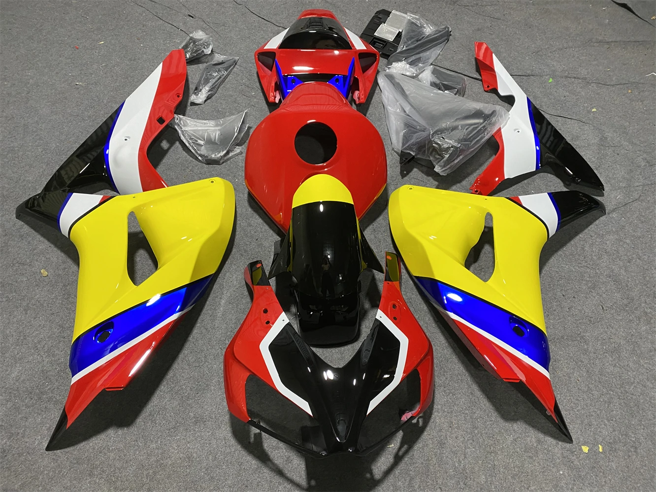 Комплект обтекателей для мотоцикла подходит для CBR1000RR 2006 2007 CBR1000 06 07 черный белый желтый красный корпус для мотоцикла
Комплект обтекателей для мотоцикла подходит для CBR1000RR 2006 2007 CBR1000 06 07 черный белый желтый красный корпус для мотоцикла