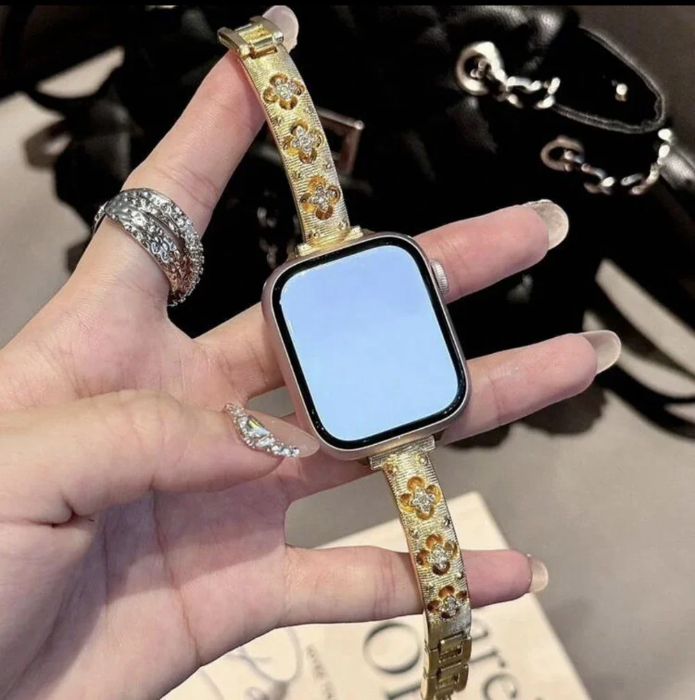 Nice Bling Gold Stainless steel bracelet link For Apple Watch band Series 8/7/6/10/9 40mm 41mm 38mm 42mm 44mm 45mm 46mm Strap
Nice Bling Gold Stainless steel bracelet link For Apple Watch band Series 8/7/6/10/9 40mm 41mm 38mm 42mm 44mm 45mm 46mm Strap