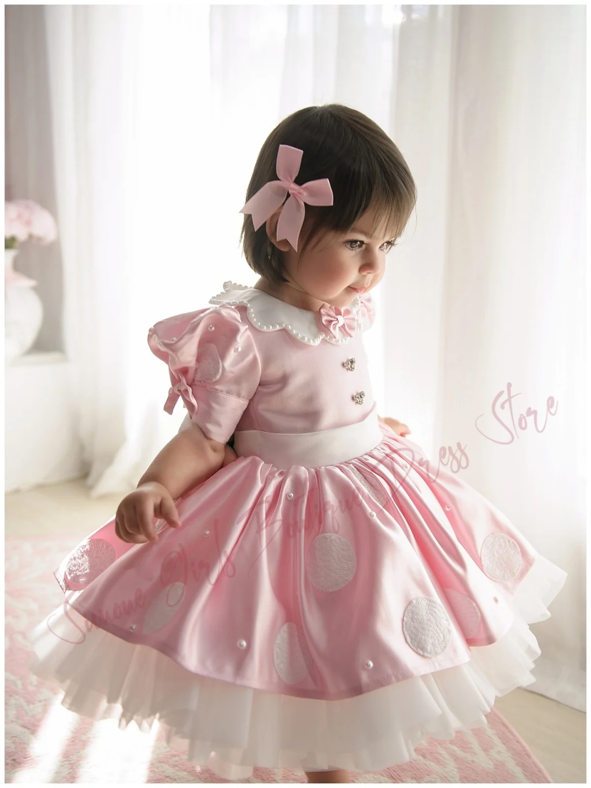 Lovely Pink Satin Lovely Flower Girl Dresses for Wedding with Bow Knee Length Lace Girl First Communion Kids Birthday Party
Lovely Pink Satin Lovely Flower Girl Dresses for Wedding with Bow Knee Length Lace Girl First Communion Kids Birthday Party