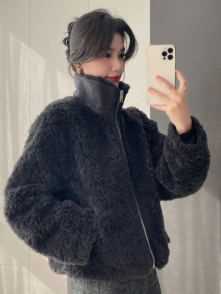 Женская шерстяная куртка с мехом, на молнии, с воротником-стойкой, из овечьей шерсти, комфортная и теплая, универсальный цвет и размер
Женская шерстяная куртка с мехом, на молнии, с воротником-стойкой, из овечьей шерсти, комфортная и теплая, универсальный цвет и размер
