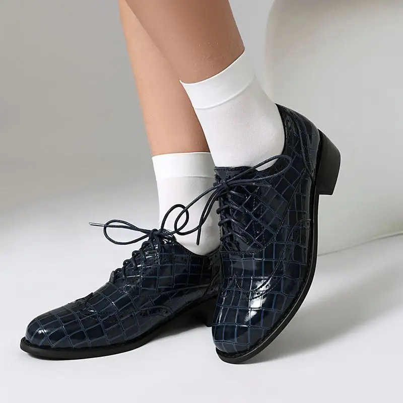 SIMLOVEYO 2025 New Design Female Pumps Round Toe Block Heels 3.5cm Lace Up Large Size 46 47 48 Leisure Daily Office Lady Shoes
SIMLOVEYO 2025 New Design Female Pumps Round Toe Block Heels 3.5cm Lace Up Large Size 46 47 48 Leisure Daily Office Lady Shoes