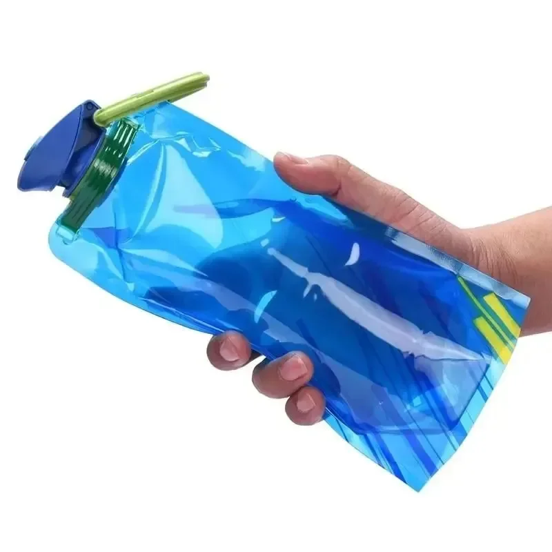 700ml Foldable Water Bottles Flexible Reusable Travel&Camping Water Bottle Water Pouch Soft Flask Water Bag With Carabiner Clip
700ml Foldable Water Bottles Flexible Reusable Travel&Camping Water Bottle Water Pouch Soft Flask Water Bag With Carabiner Clip