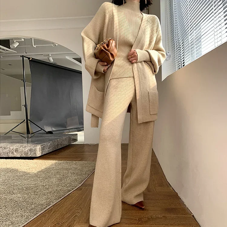 SuperAen 2025 Autumn and Winter New Thick Fashion Wide-leg Pants Knitting Mid-length Cardigan Coat Slim Sweater Three-piece Set
SuperAen 2025 Autumn and Winter New Thick Fashion Wide-leg Pants Knitting Mid-length Cardigan Coat Slim Sweater Three-piece Set